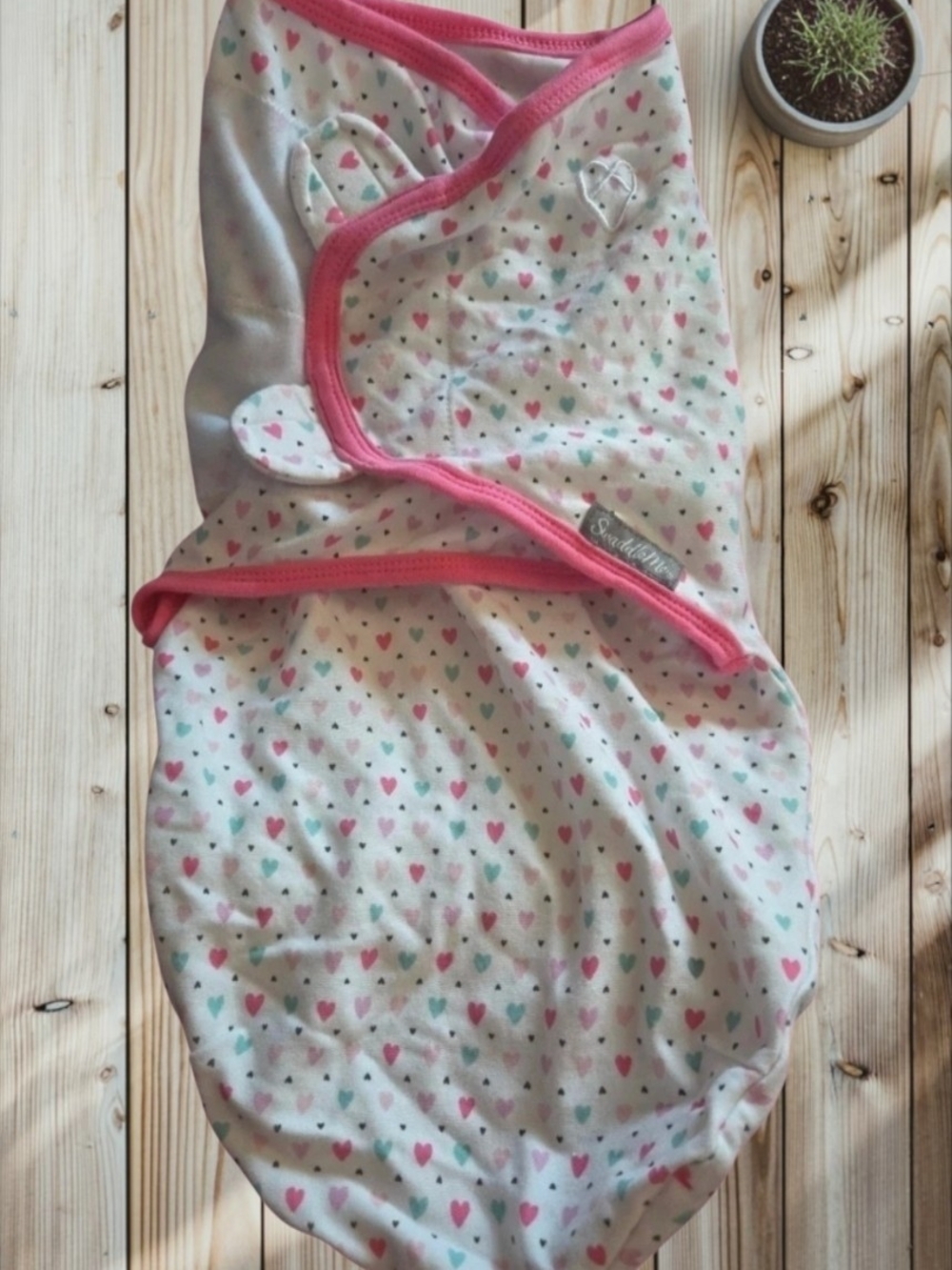 SwaddleMe Swaddle Blanket with Pink and Teal Heart Print - Size Sm/Med EUC